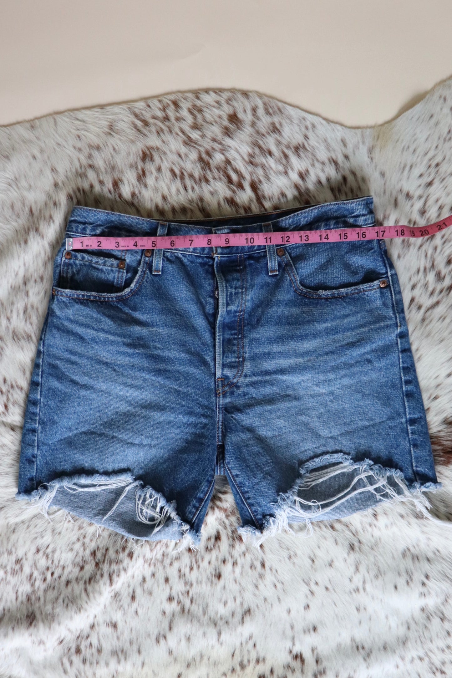 Vintage Levi’s Mom Shorts