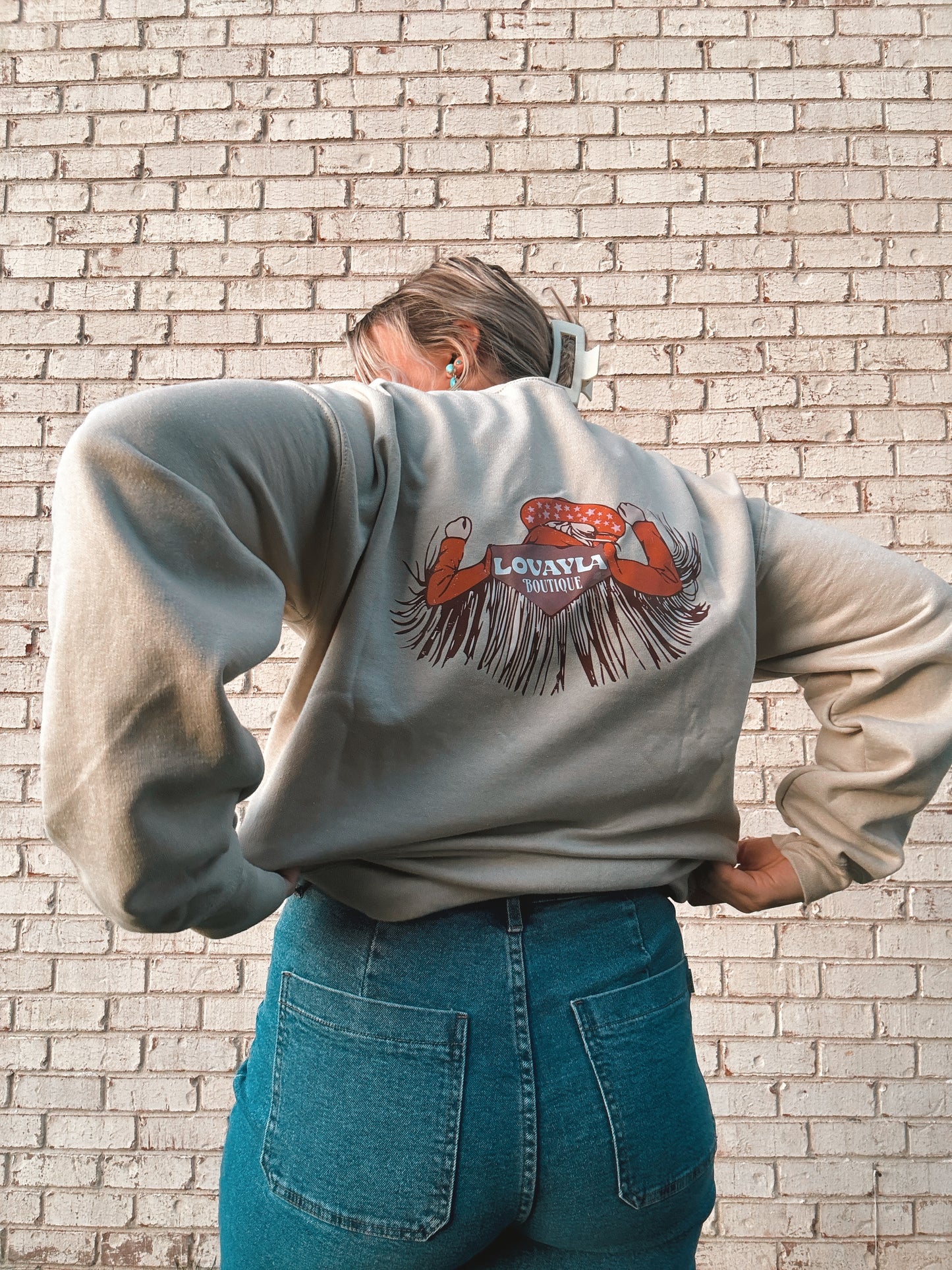 Lovayla Babe Crewneck
